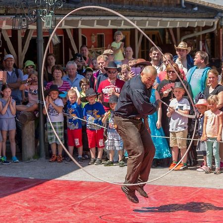 Pullman City Westernstadt เอกิง ภายนอก รูปภาพ