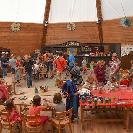 Pullman City Westernstadt เอกิง ภายนอก รูปภาพ