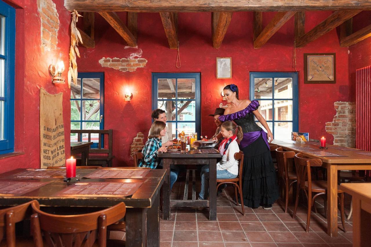 Pullman City Westernstadt เอกิง ภายนอก รูปภาพ