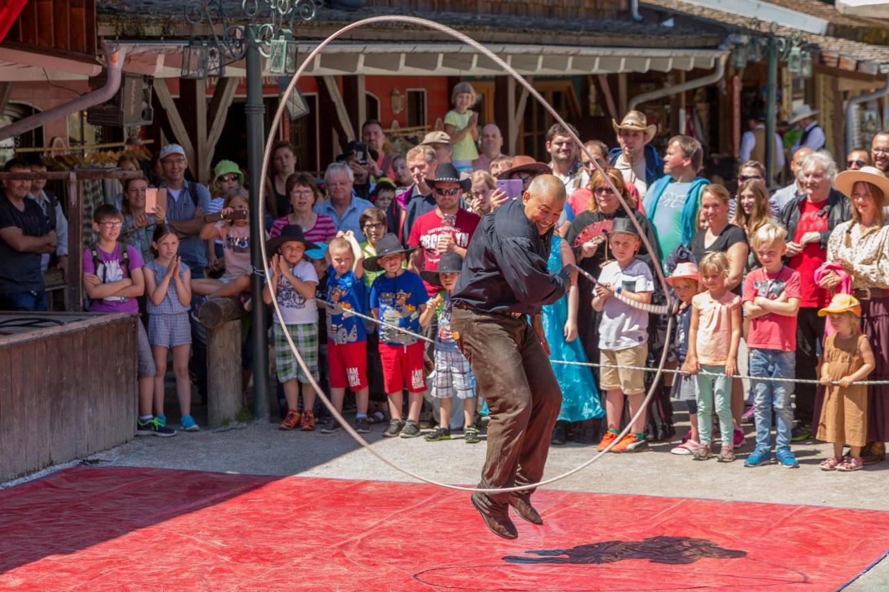 Pullman City Westernstadt เอกิง ภายนอก รูปภาพ