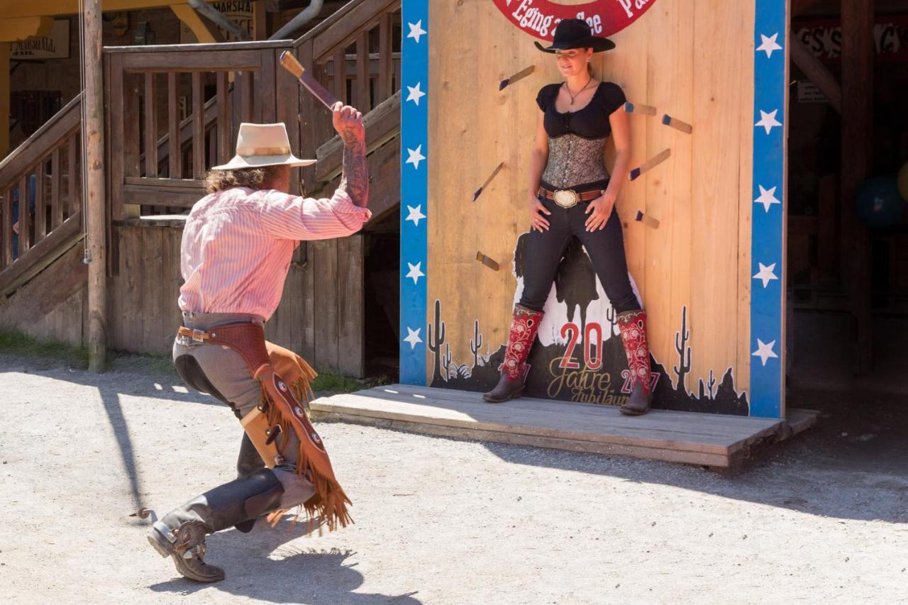 Pullman City Westernstadt เอกิง ภายนอก รูปภาพ